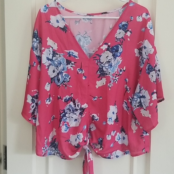 Dellytop Tops - Floral blouse short sleeve w/tie waist Size L